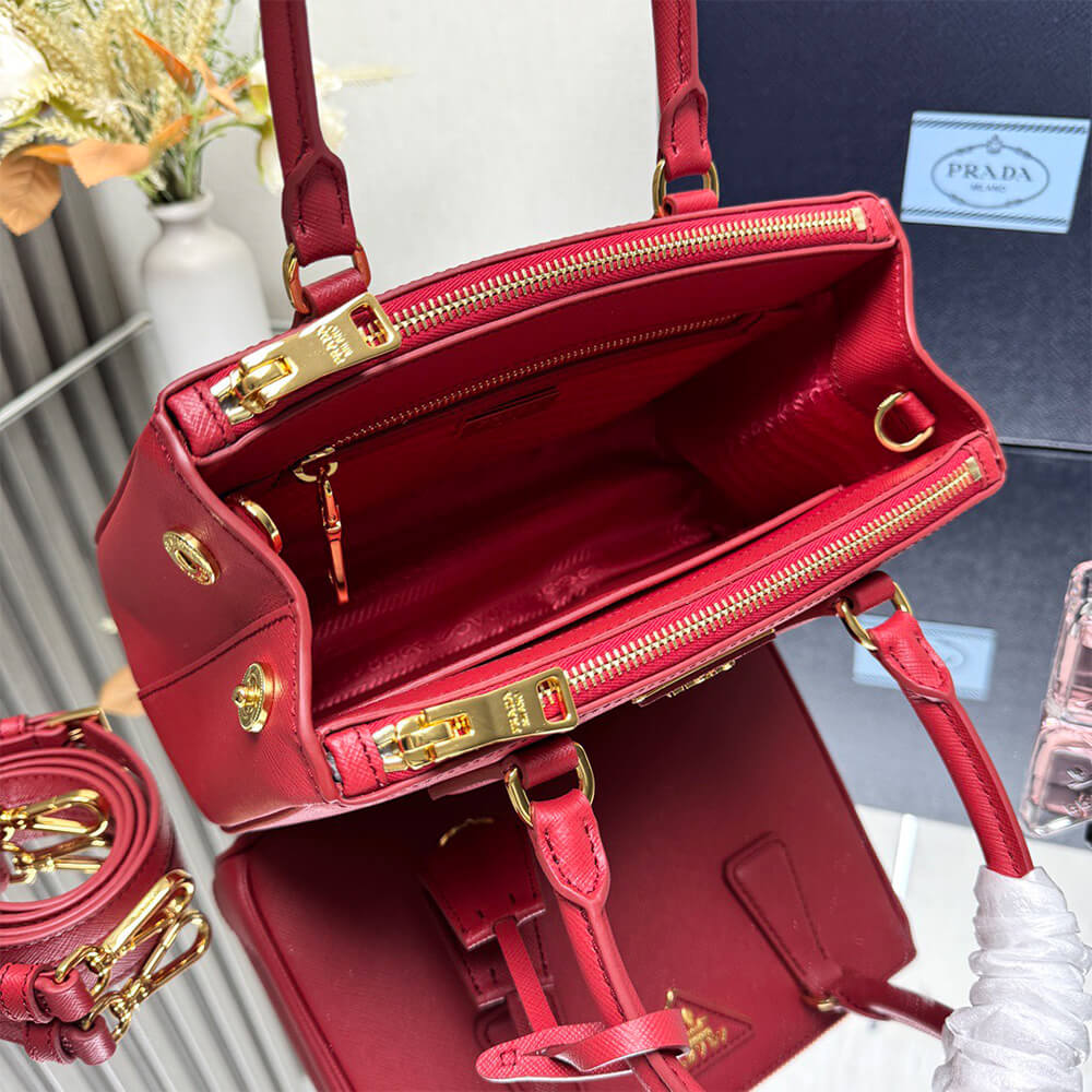 Prada Small Prada Galleria Saffiano leather bag(HIGH-END GRADE)