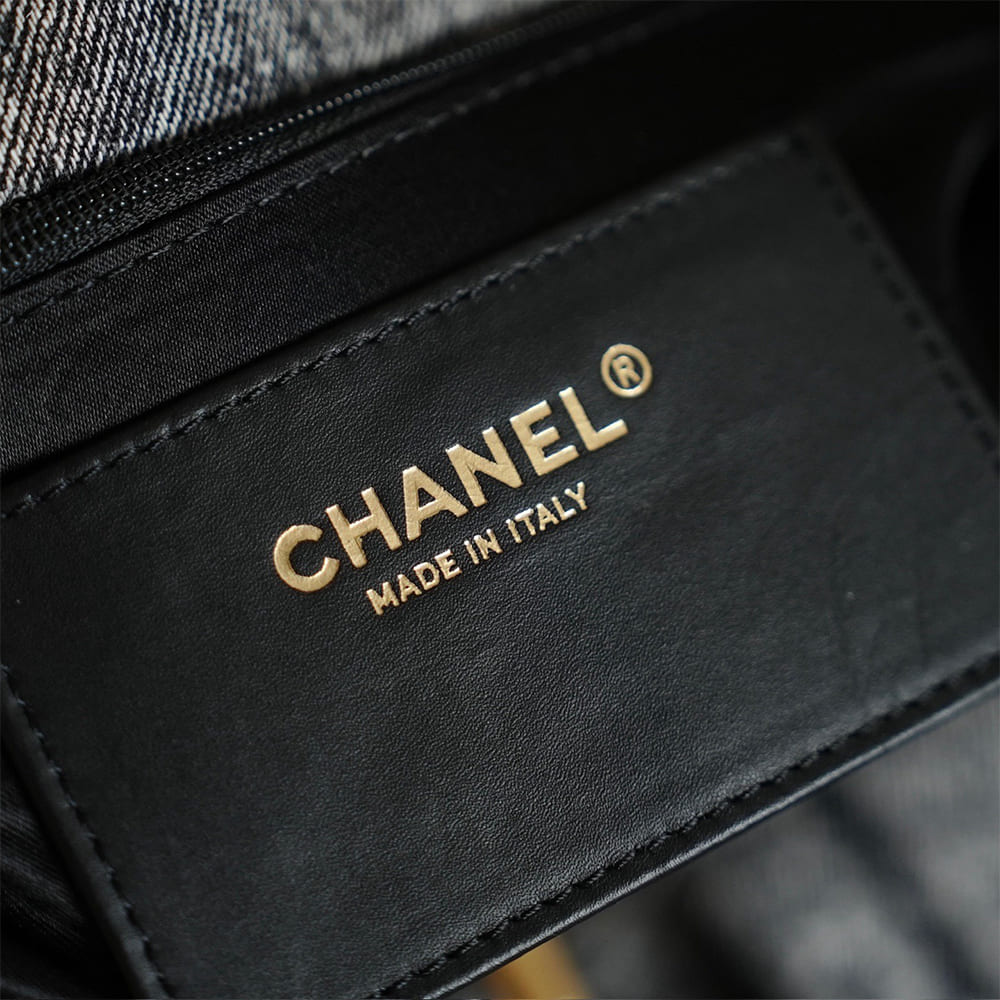 Chanel MAXI FLAP BAG(HIGH-END GRADE)