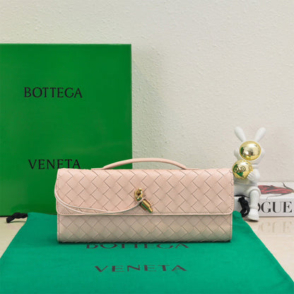 Bottega Veneta Andiamo Clutch(HIGH-END GRADE)
