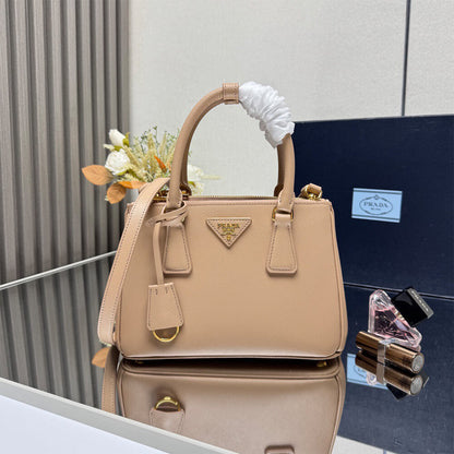 Prada Small Prada Galleria Saffiano leather bag(HIGH-END GRADE)