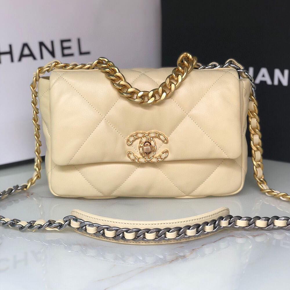 CHANEL 19 Handbag