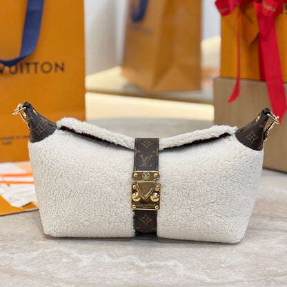 LV Pochette Mia(HIGH-END GRADE)