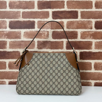 GG Emblem medium shoulder bag