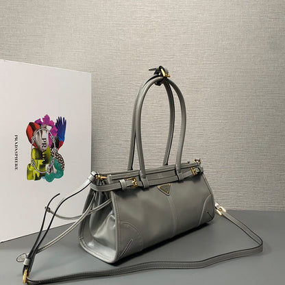 Prada Medium leather handbag(high-end grade)