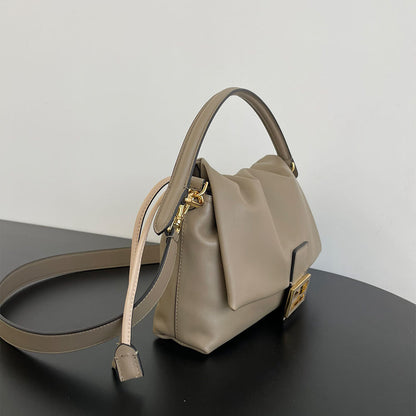 Fendi Mamma Baguette Medium(high-end grade)
