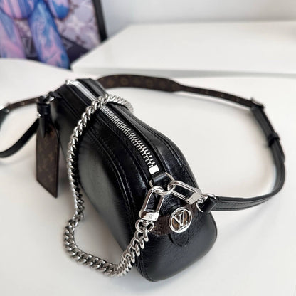 LV Pochette Vibe