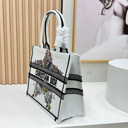 Dior Lucky Medium Dior Book Tote
