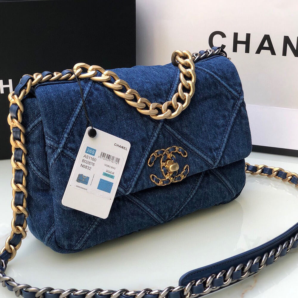 CHANEL 19 Handbag