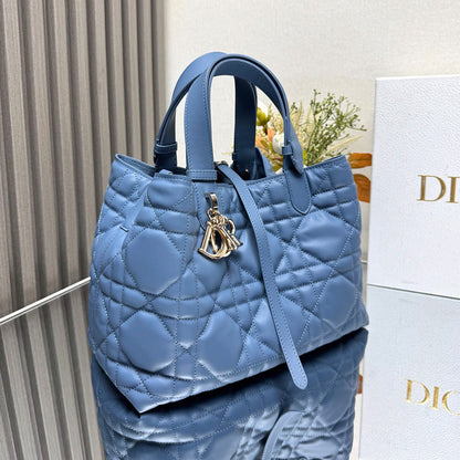 Medium Dior Toujours Bag