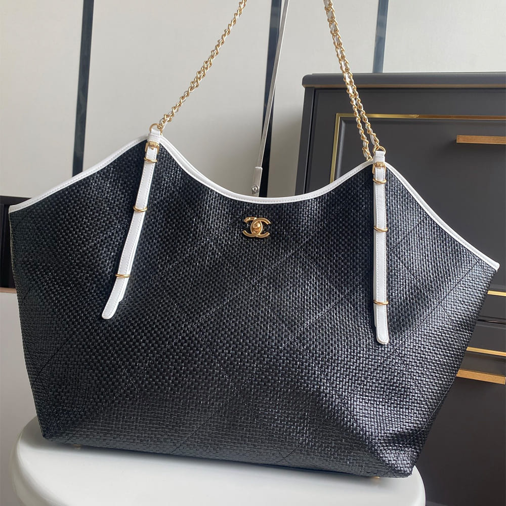 Chanel MAXI SHOPPING BAG(HIGH-END GRADE)