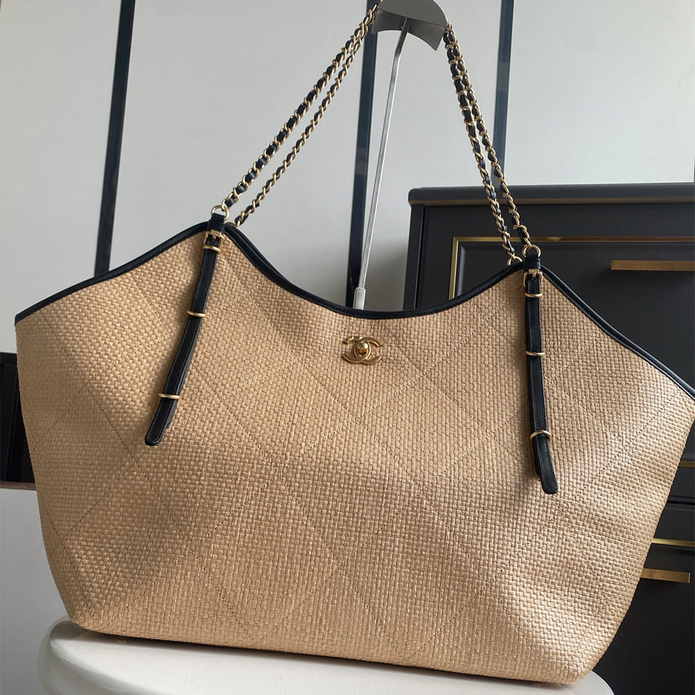 Chanel MAXI SHOPPING BAG(HIGH-END GRADE)