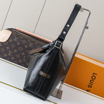 LV CarryAll East West