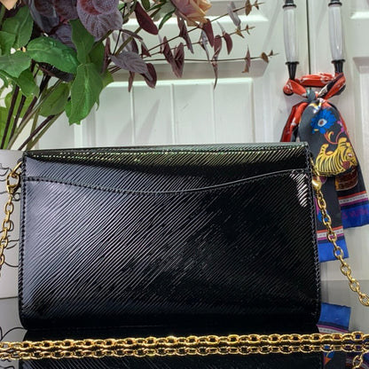 LV Pochette Louise