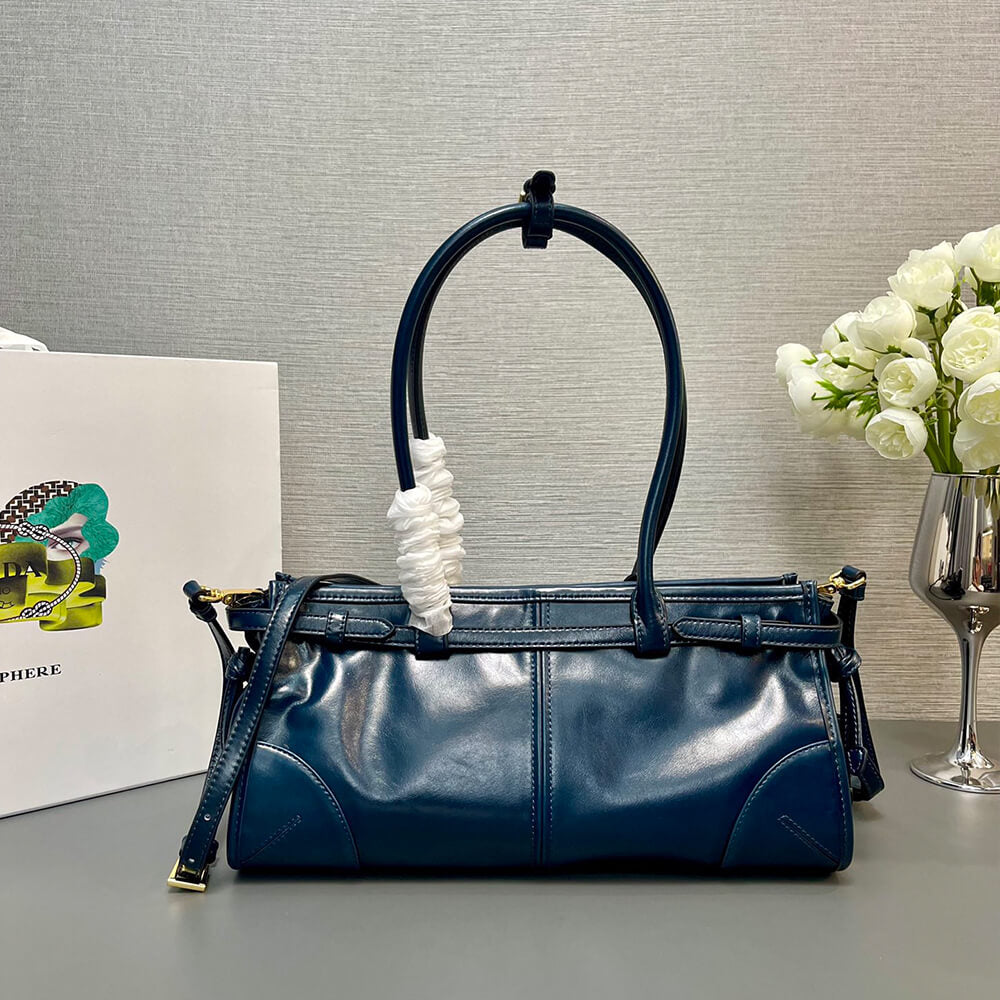 Prada Medium leather handbag(high-end grade)