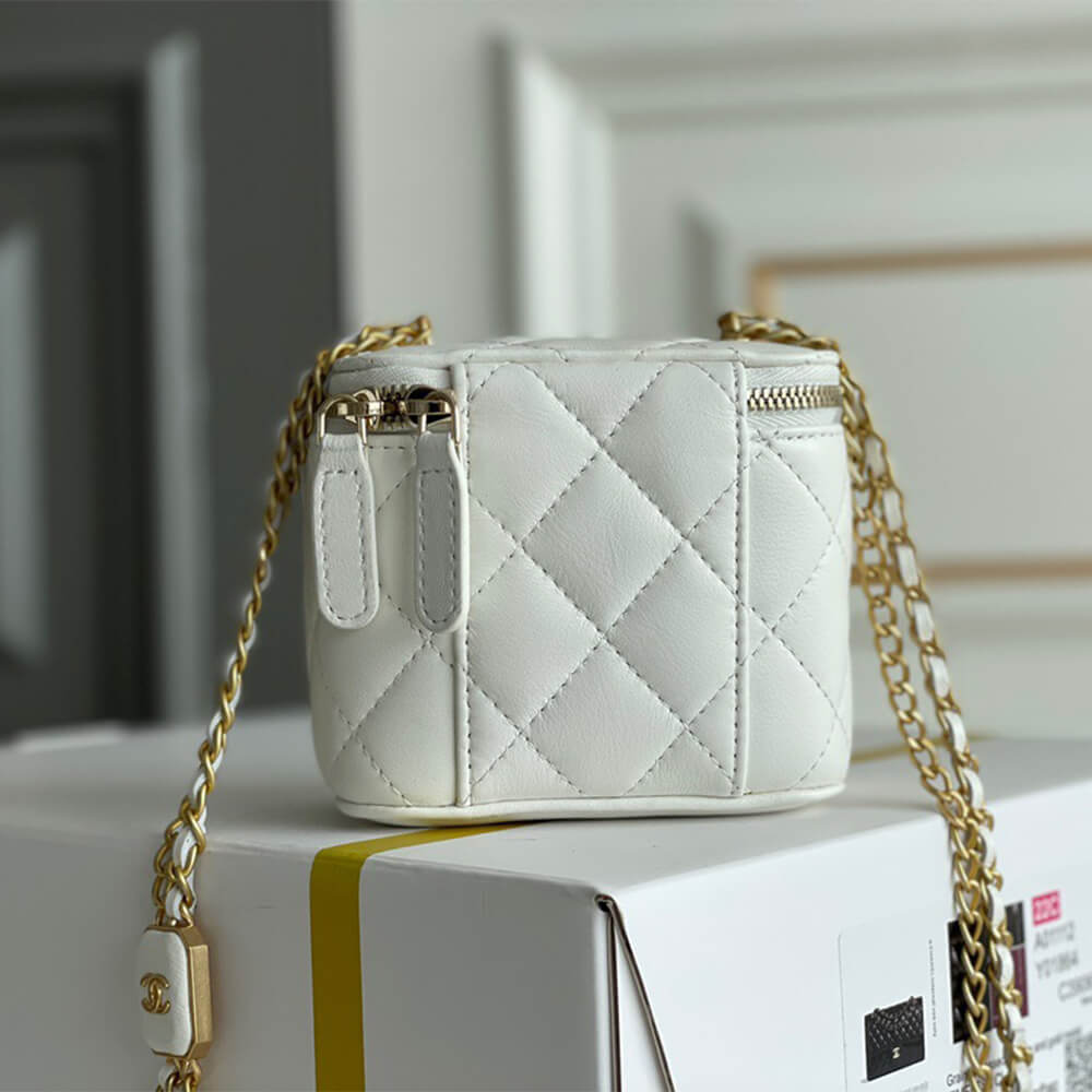 Chanel SMALL VANITY WITH CHAIN