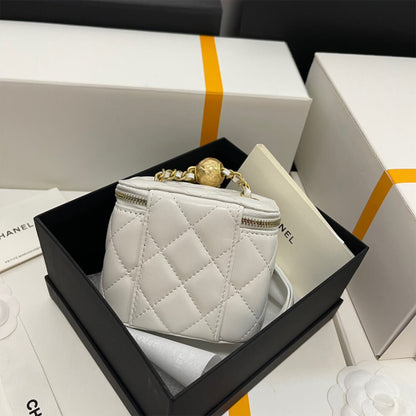 Chanel SMALL VANITY WITH CHAIN