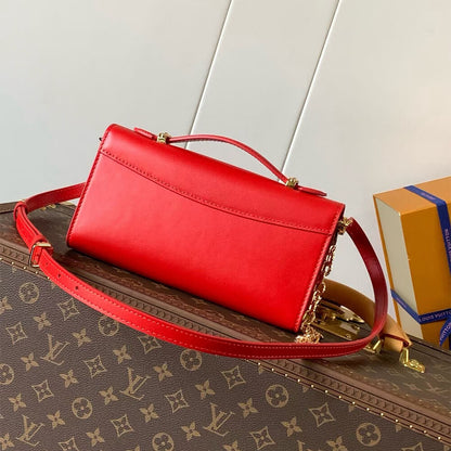 LV Wallet On Chain Capucines