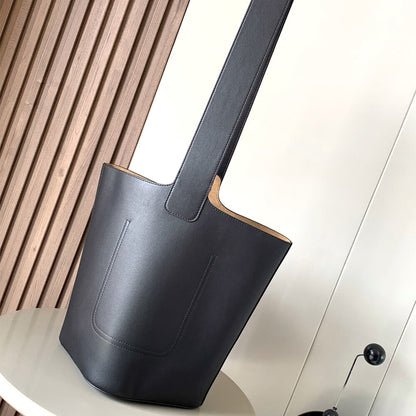 LOEWE Medium Pebble bucket in smooth calfskin(high-end grade)