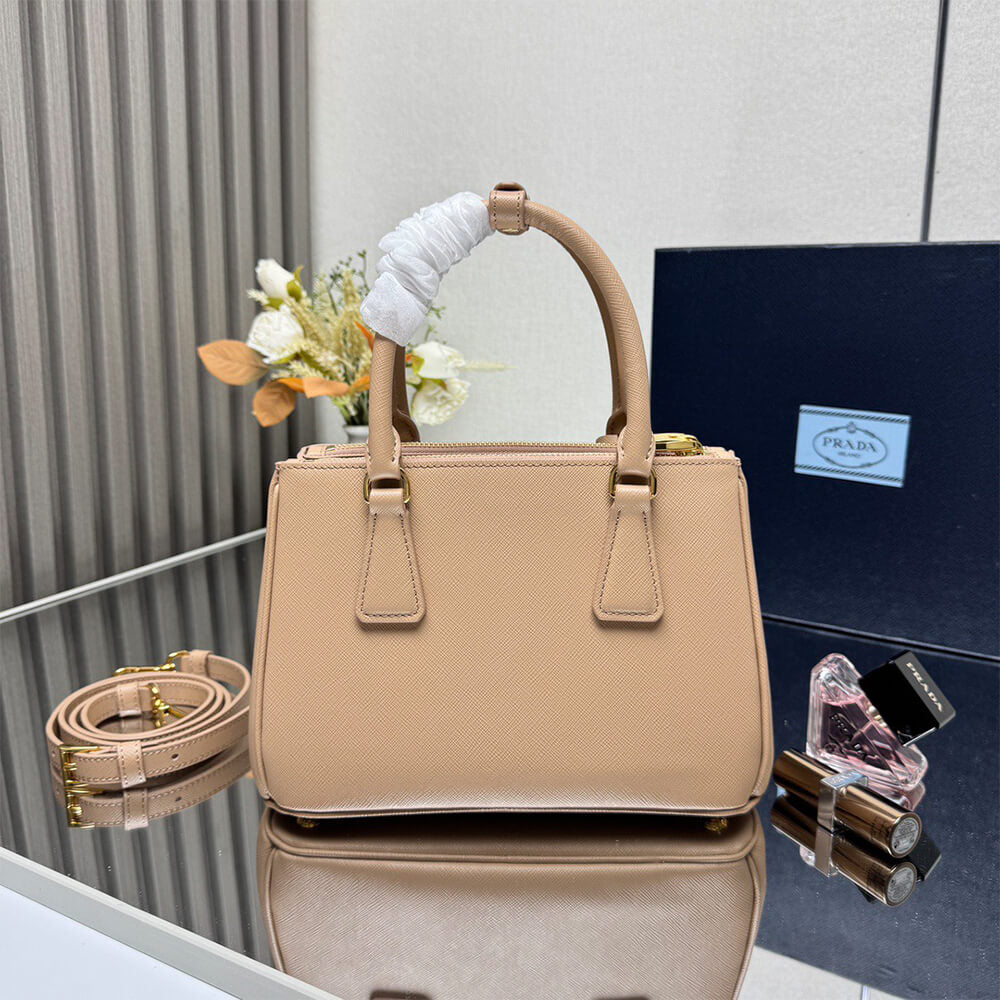 Prada Small Prada Galleria Saffiano leather bag(HIGH-END GRADE)