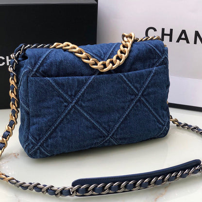 CHANEL 19 Handbag