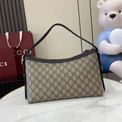 GG Emblem medium shoulder bag