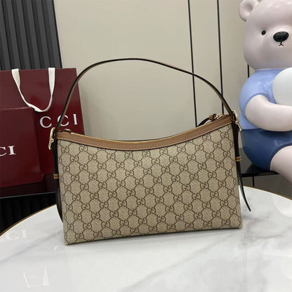 GG Emblem medium shoulder bag