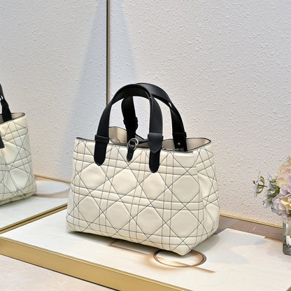 Dior Medium Dior Toujours Bag