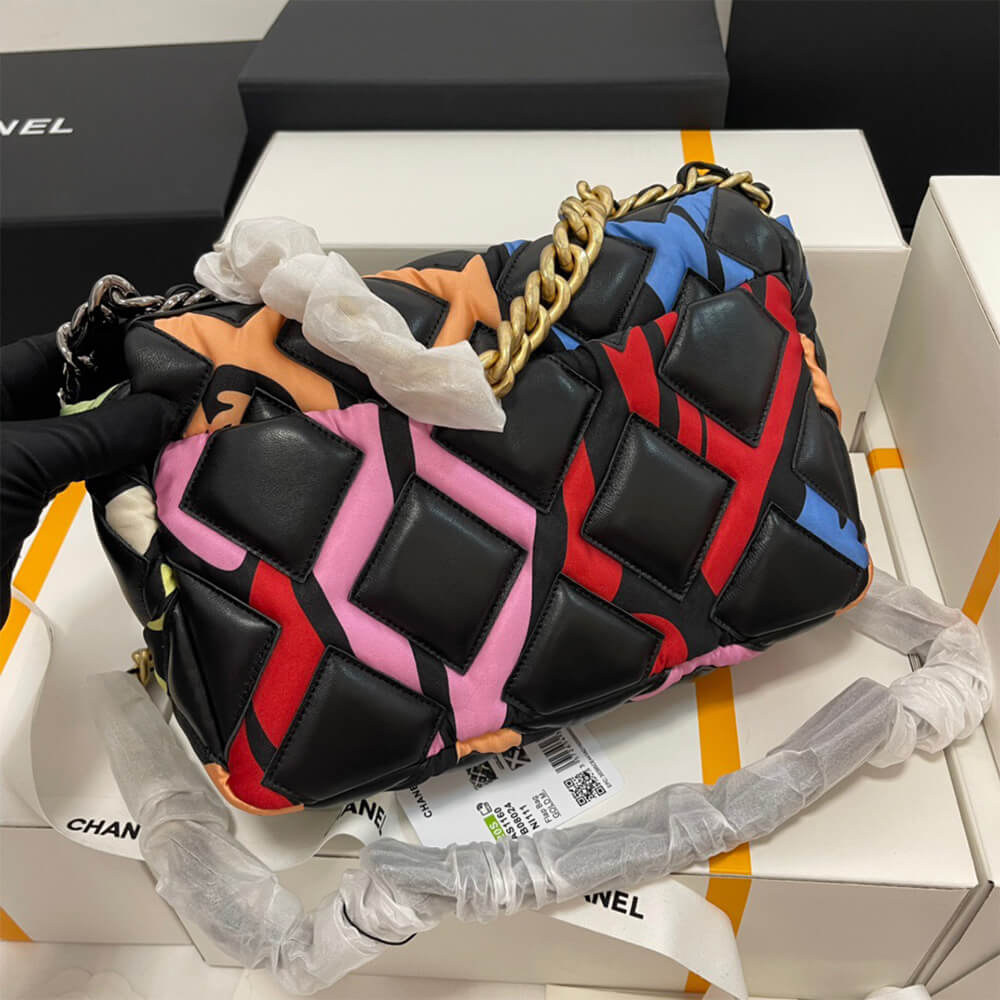 CHANEL 19 HANDBAG