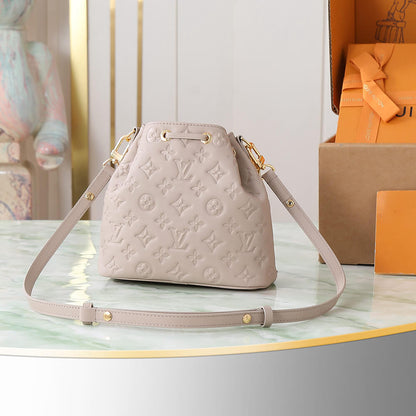 LV Coussin Bucket