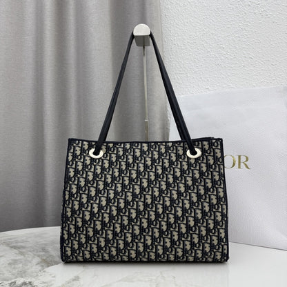 Dior medium shopping bag(HIGH-END GRADE)