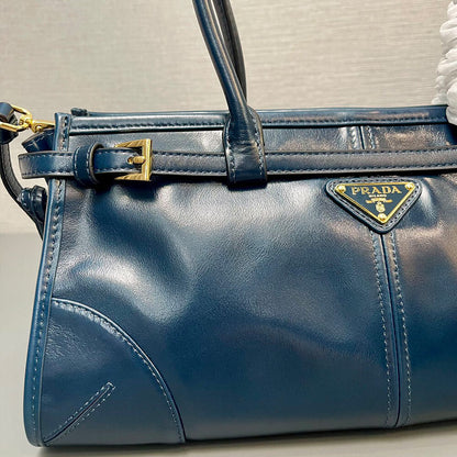 Prada Medium leather handbag(high-end grade)