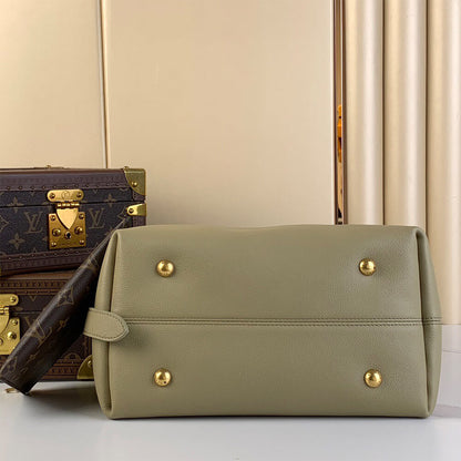 LV Low Key Hobo MM