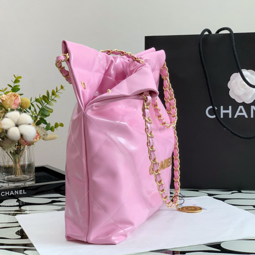 CHANEL 22 SMALL HANDBAG