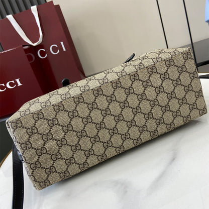 GG Emblem medium tote bag
