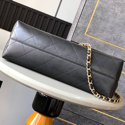 Chanel Bag on 25 Fashion Show(HIGH-END GRADE)