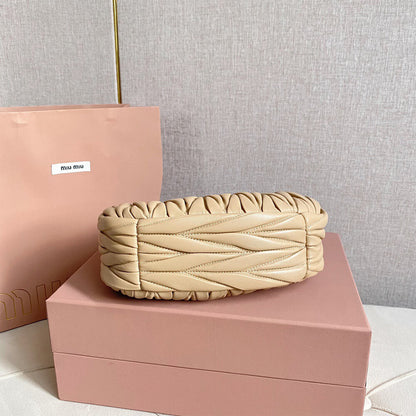 Small Wander matelasse nappa leather hobo bag(HIGH-END GRADE)