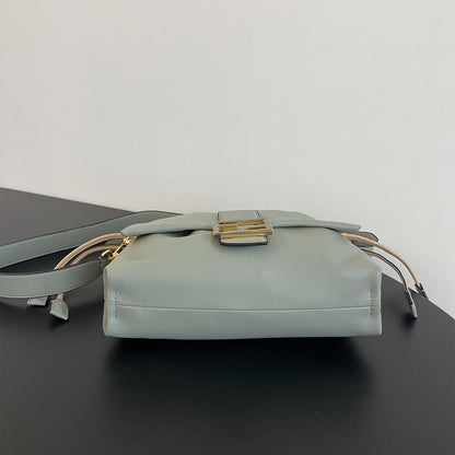 Fendi Mamma Baguette Medium(high-end grade)