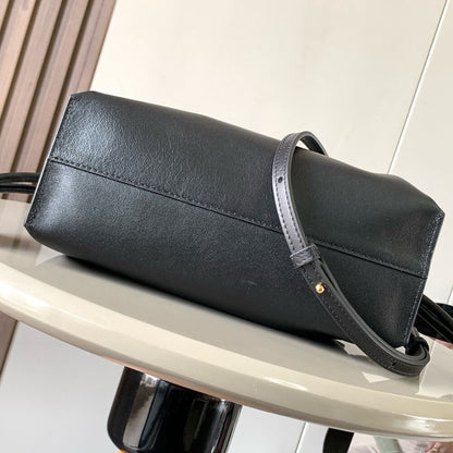 Loewe Mini Flamenco clutch in nappa calfskin(HIGH-END GRADE)