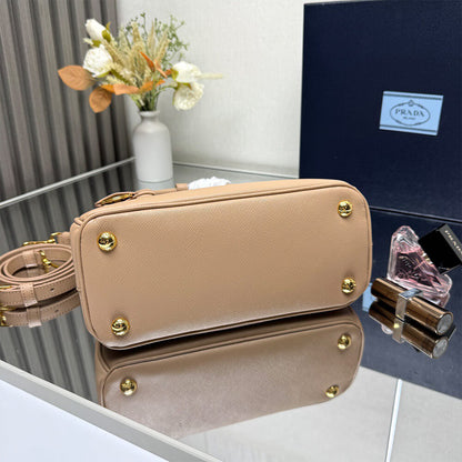 Prada Small Prada Galleria Saffiano leather bag(HIGH-END GRADE)