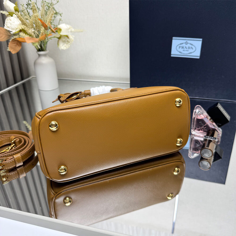 Prada Small Prada Galleria Saffiano leather bag(HIGH-END GRADE)