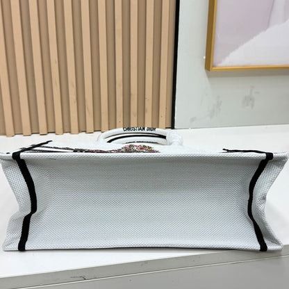 Dior Lucky Medium Dior Book Tote