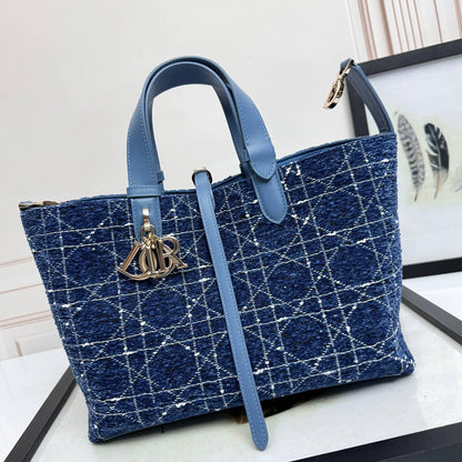 Medium Dior Toujours Bag