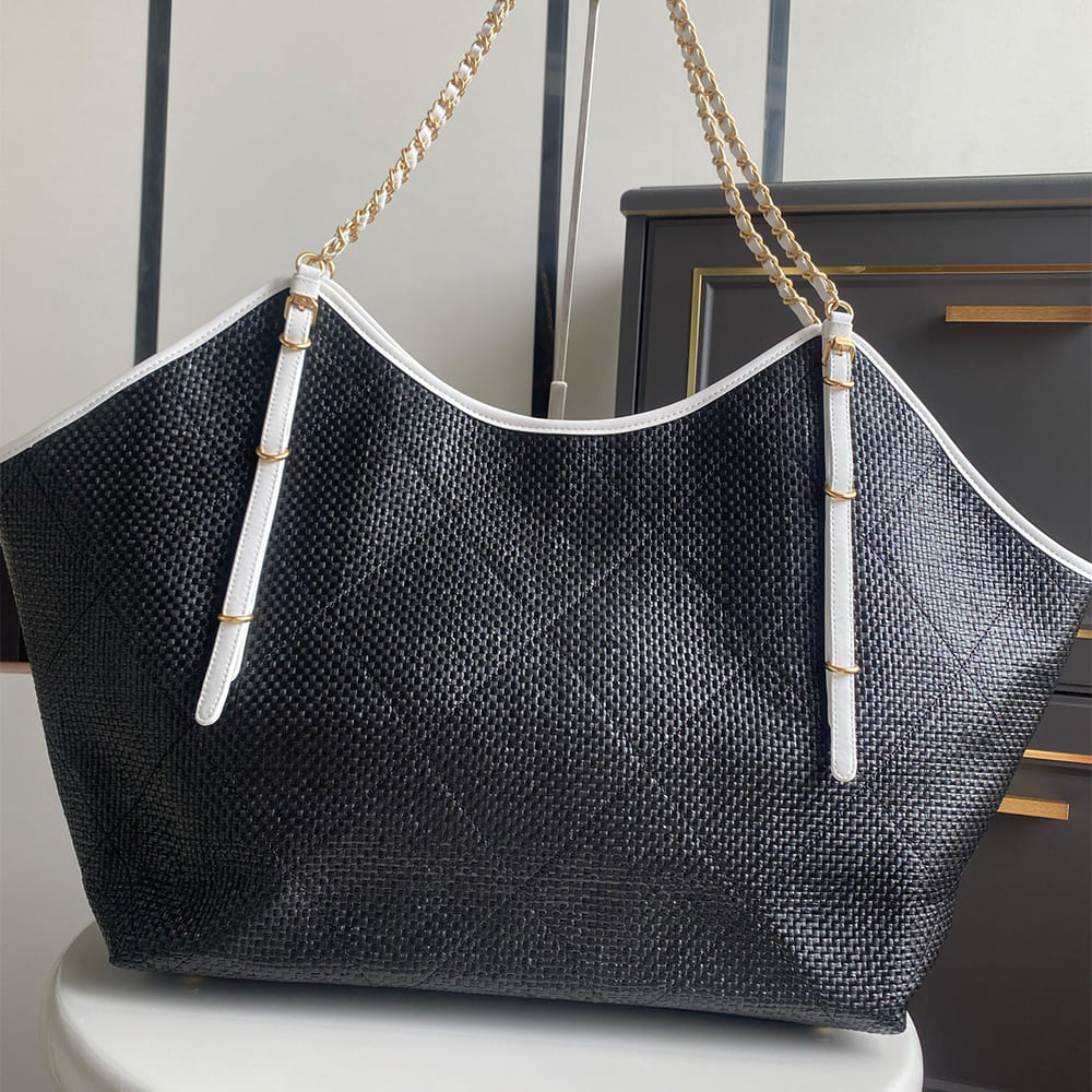 Chanel MAXI SHOPPING BAG(HIGH-END GRADE)