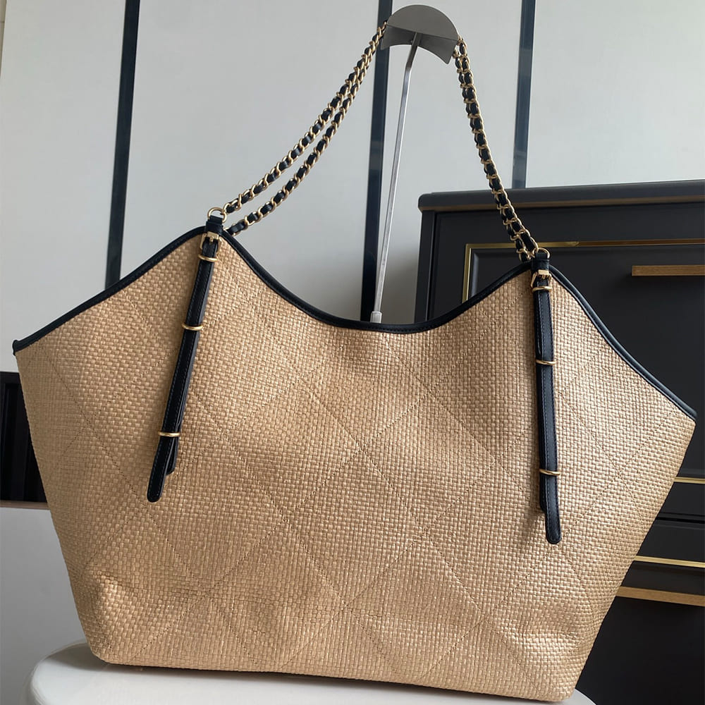 Chanel MAXI SHOPPING BAG(HIGH-END GRADE)