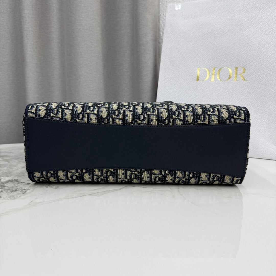 Dior medium shopping bag(HIGH-END GRADE)