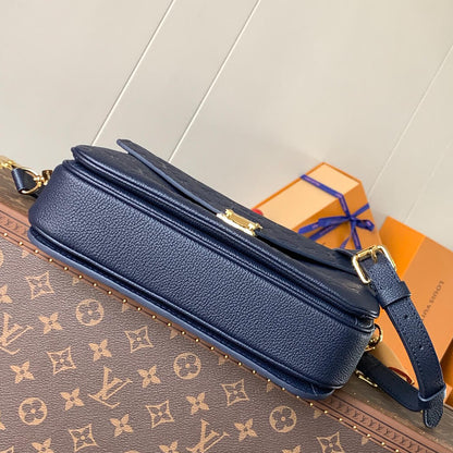 LV Pochette Metis