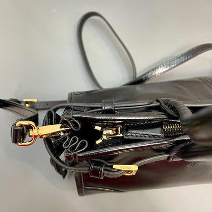 Prada Medium leather handbag(high-end grade)