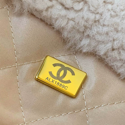 CHANEL 22 HANDBAG