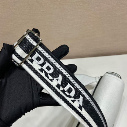 Prada Leather shoulder bag(high-end grade)