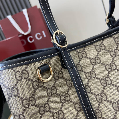 GG Emblem medium tote bag